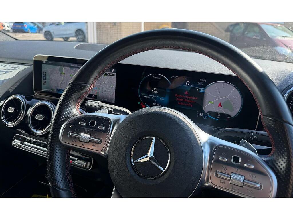 Mercedes-Benz B Class Hatchback Black #7