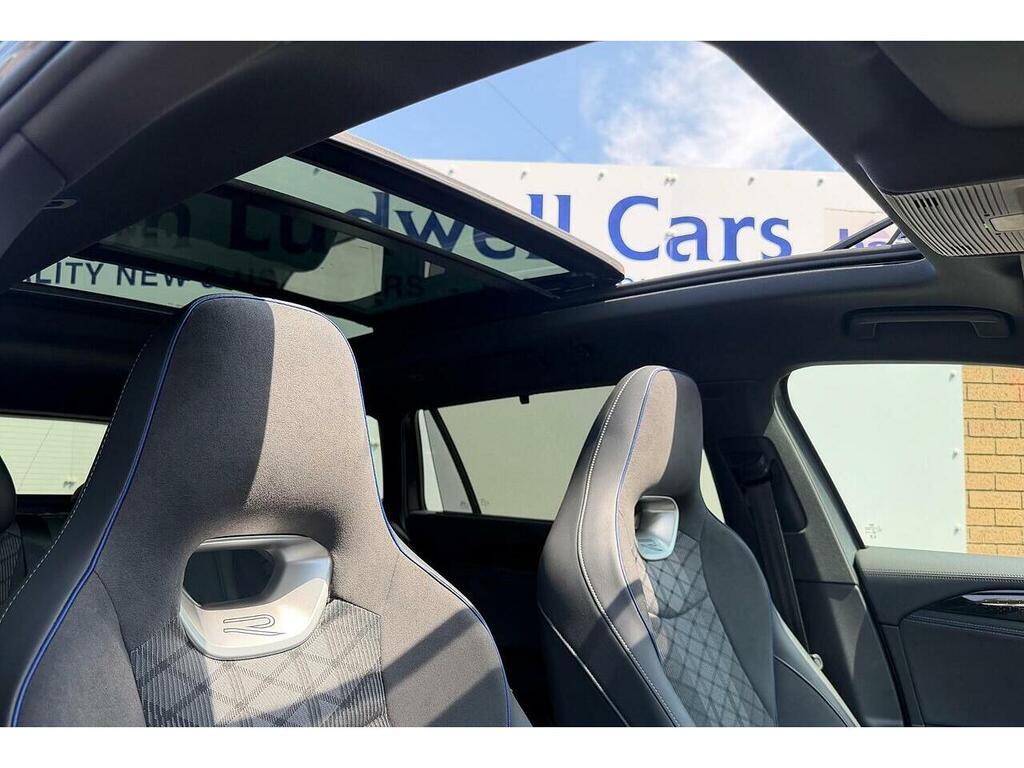 Volkswagen Passat Elegance White #12