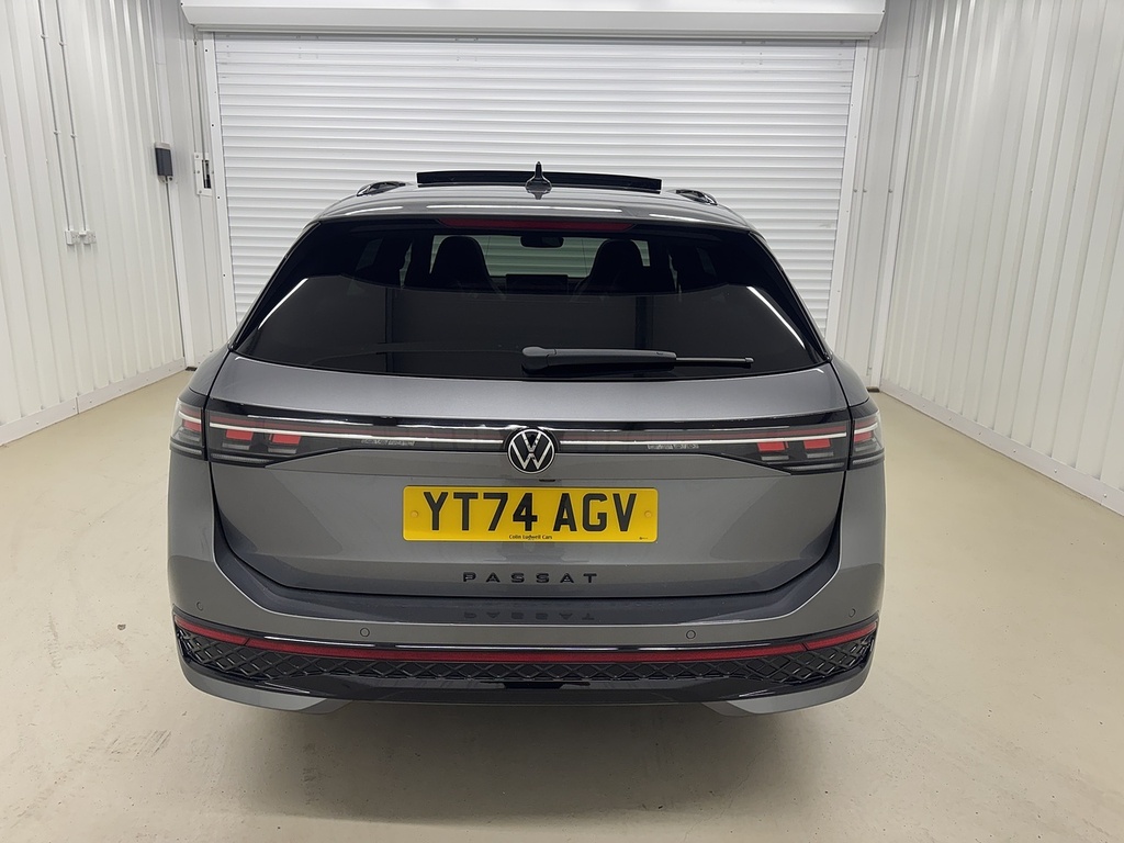 Volkswagen Passat 1.5 Etsi Mhev R-line Estate Hybrid Dsg Grey #5