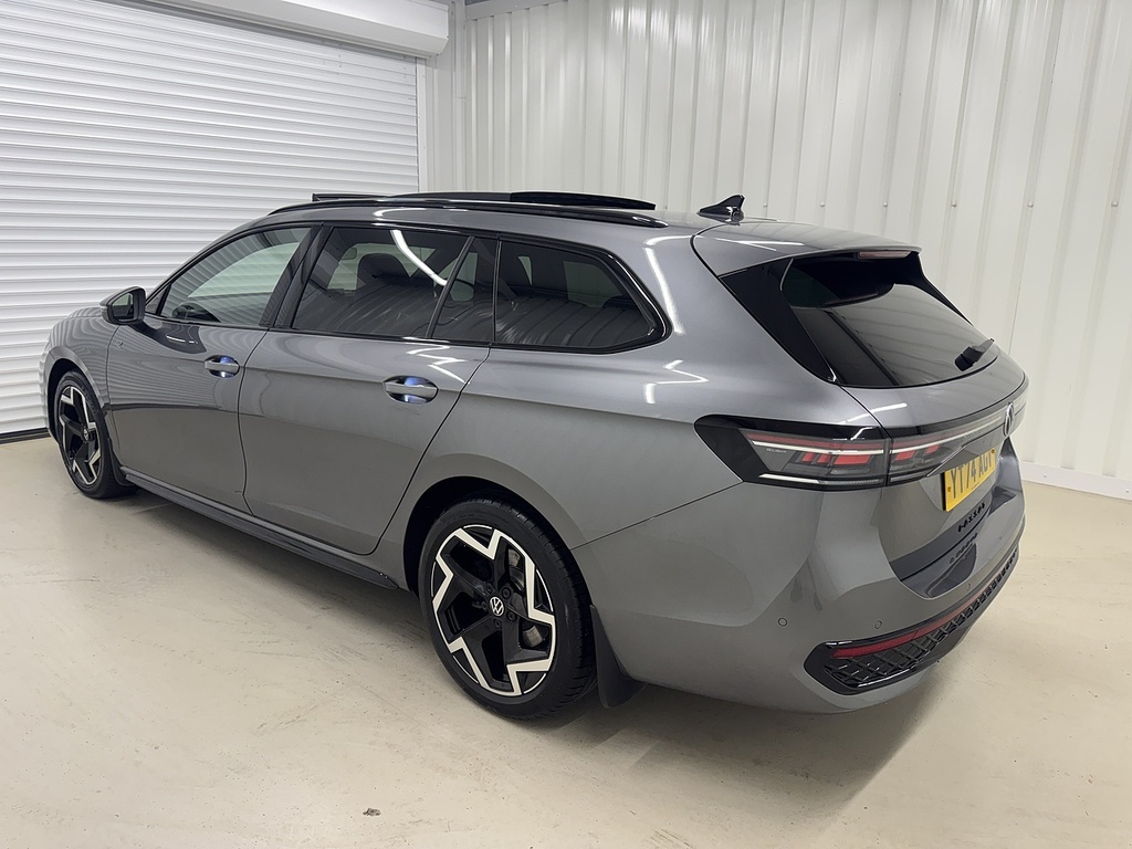 Volkswagen Passat 1.5 Etsi Mhev R-line Estate Hybrid Dsg Grey #4