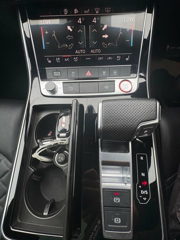 Audi SQ7 4L Vorsprung Black #24