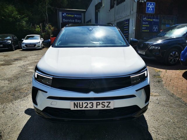 Vauxhall Grandland X Pre Reg 1.6 Phev 225Ps Ultimate Red #2