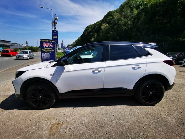 Vauxhall Grandland X Pre Reg 1.6 Phev 225Ps Ultimate Red #4