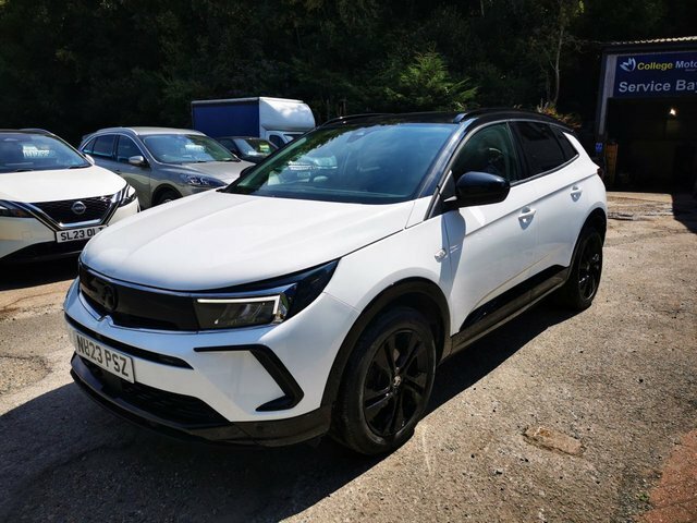 Vauxhall Grandland X Pre Reg 1.6 Phev 225Ps Ultimate Red #3