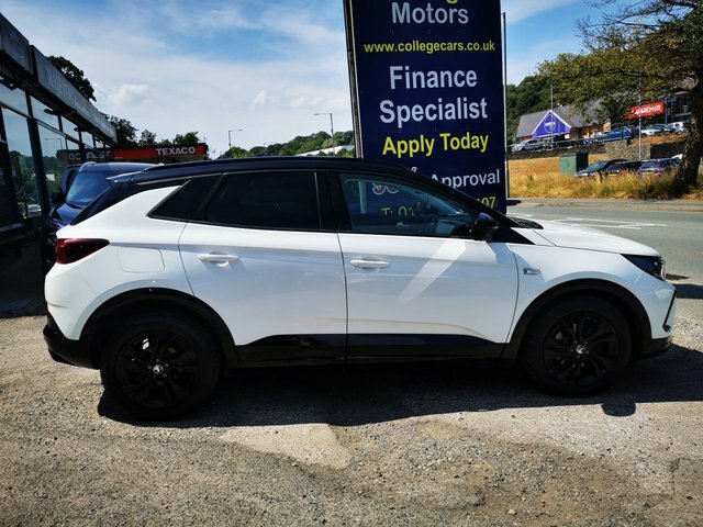 Vauxhall Grandland X Pre Reg 1.6 Phev 225Ps Ultimate Red #8