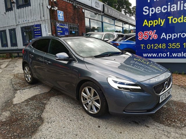Volvo V40 2.0 T3 Gpf Inscription Hatchback KT18OMO Grey