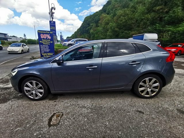Volvo V40 2.0 T3 Gpf Inscription Hatchback KT18OMO Grey #4