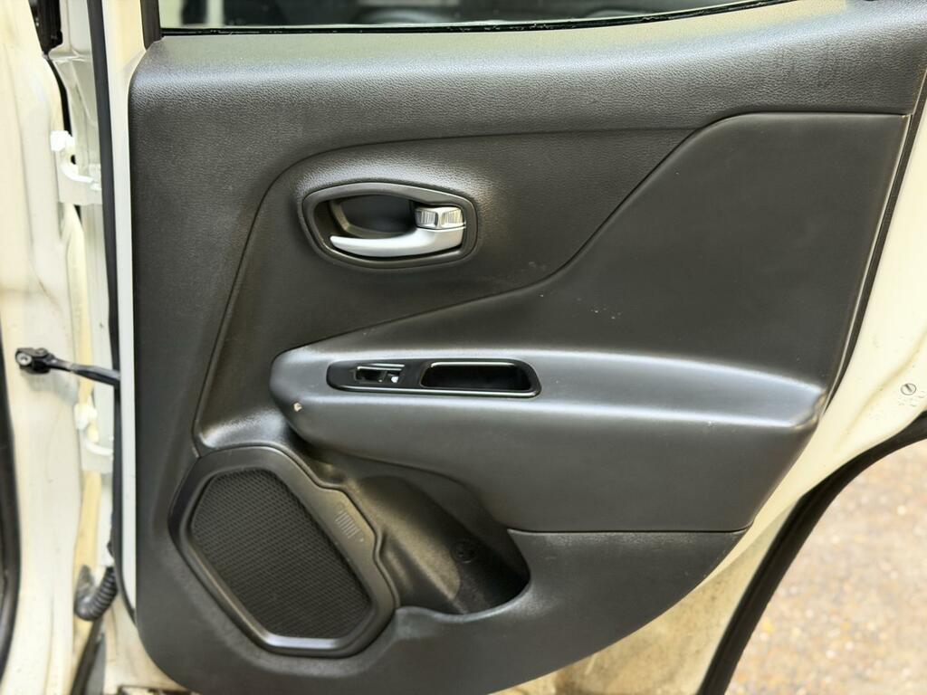 Jeep Renegade Night Eagle White #29