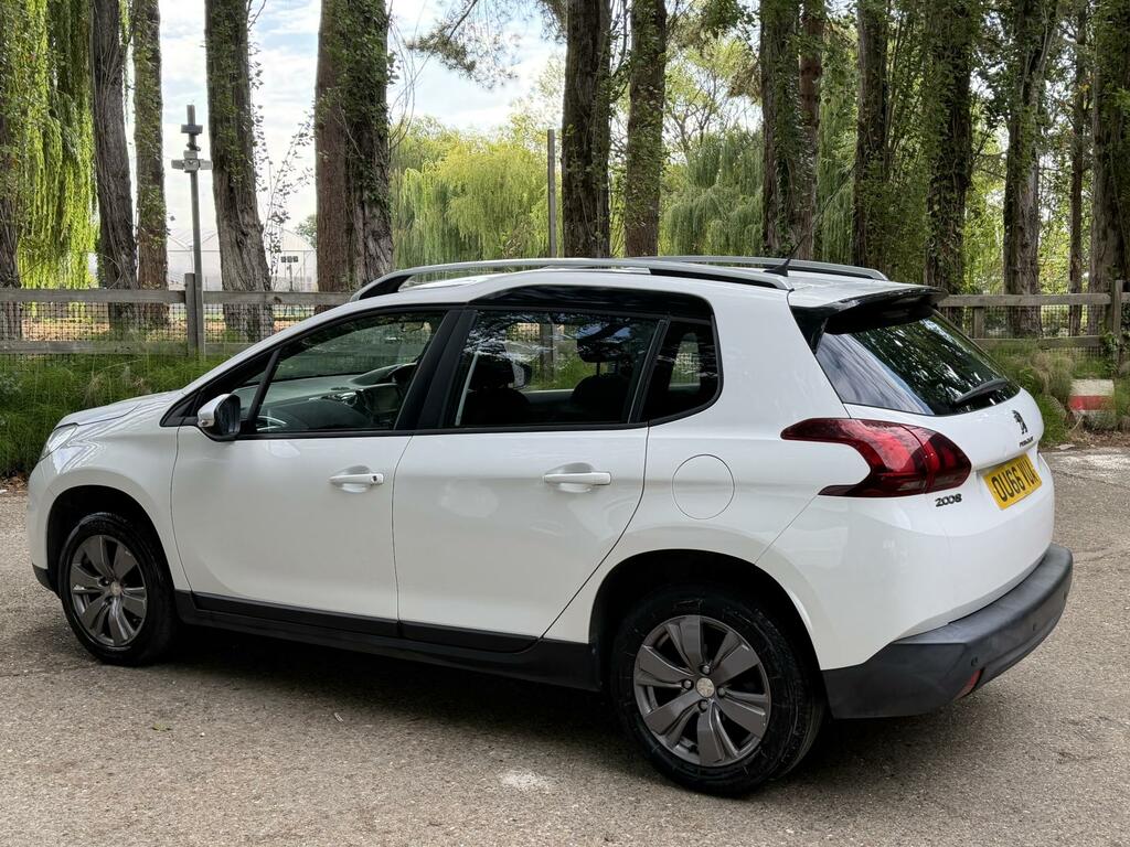 Peugeot 2008 Active White #3