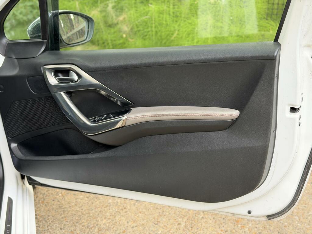 Peugeot 208 1.2 Vti Active Grey #24