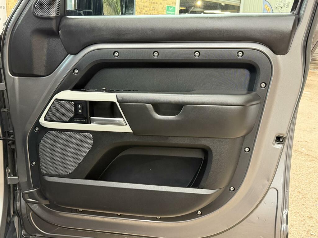 Land Rover Defender 110 Defender Hse D Black #27