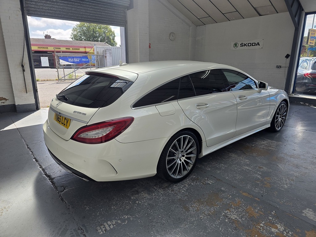 Mercedes-Benz CLS 3.0 Cls350d V6 Amg Line Premium Plus Shooting Br White #5