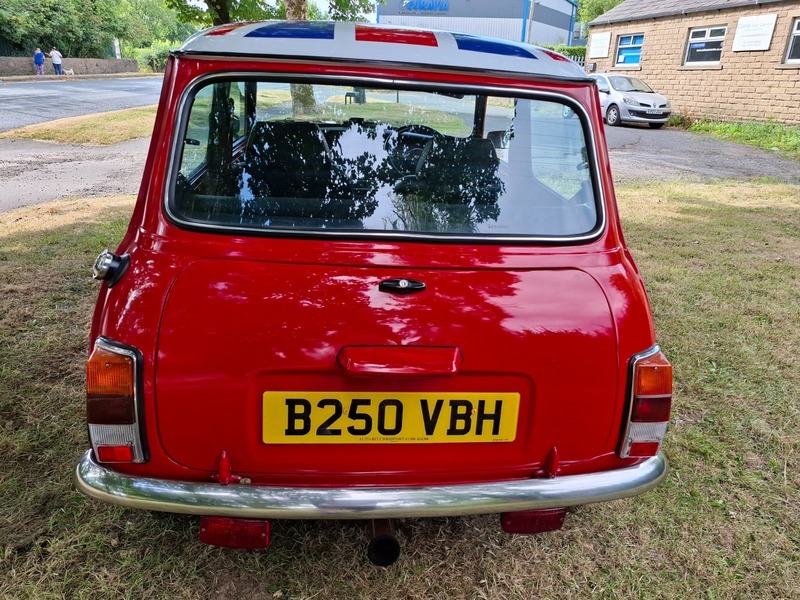 Austin MINI 25 B250VBH Red #6