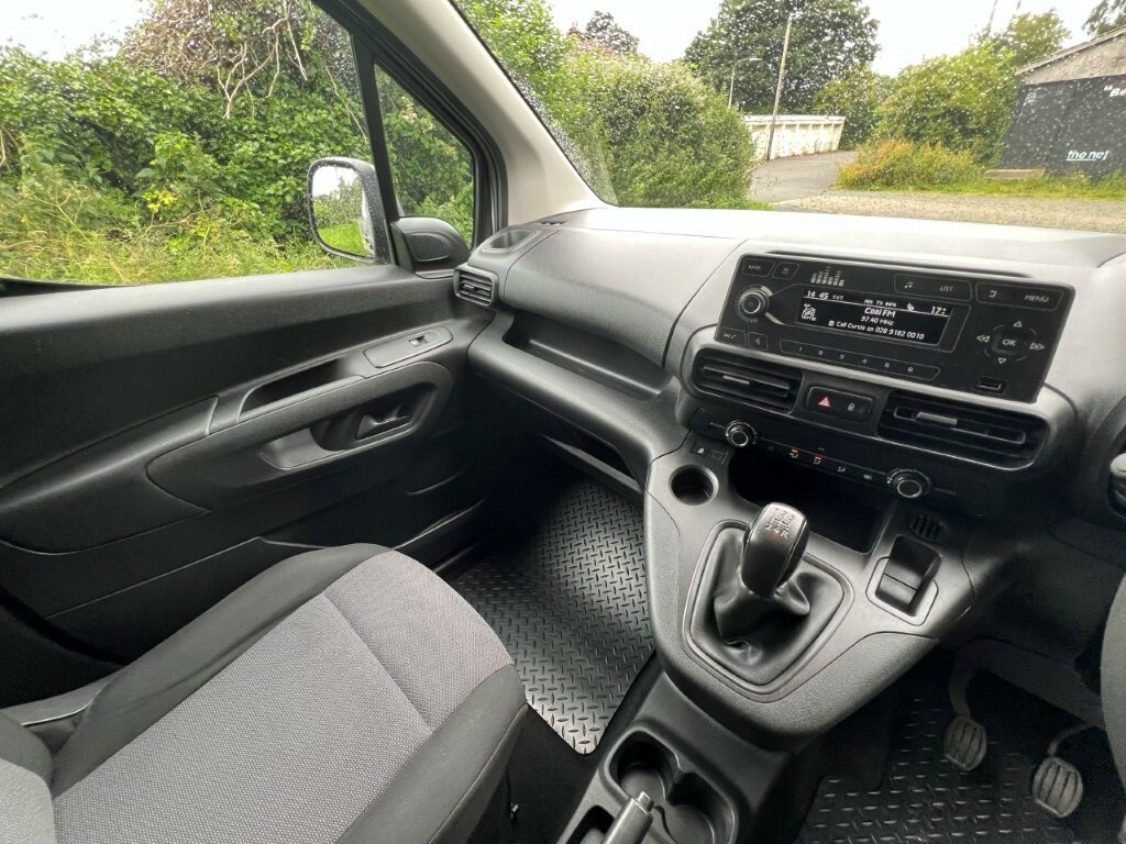 Vauxhall Combo 1.2 Turbo Energy XL Mpv Euro 6 Red #12