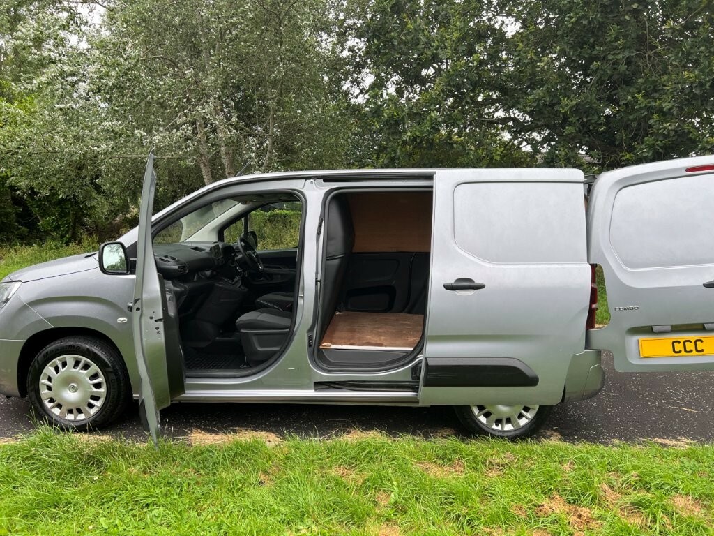 Vauxhall Combo 1.2 Turbo Energy XL Mpv Euro 6 Red #9