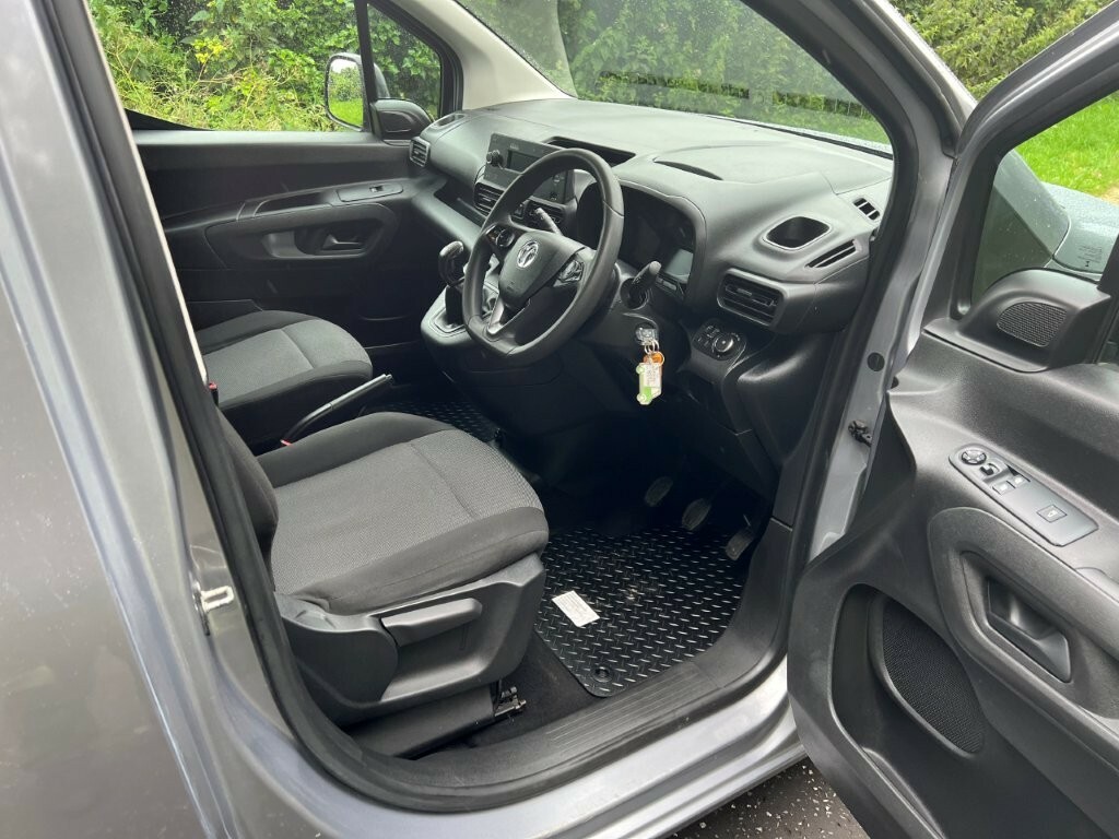 Vauxhall Combo 1.2 Turbo Energy XL Mpv Euro 6 Red #11