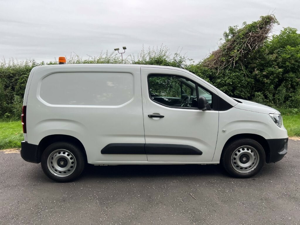 Vauxhall Combo 1.5 Turbo D 2300 Dynamic 100 L1h1 2 Seats White #2