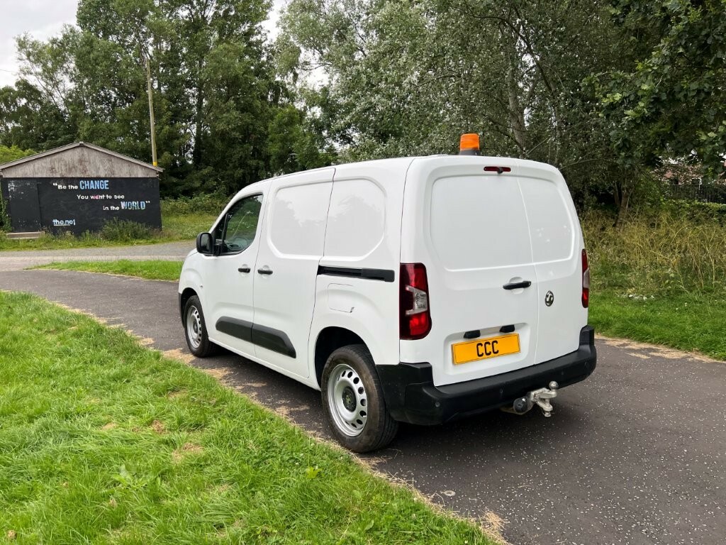 Vauxhall Combo 1.5 Turbo D 2300 Dynamic 100 L1h1 2 Seats White #5