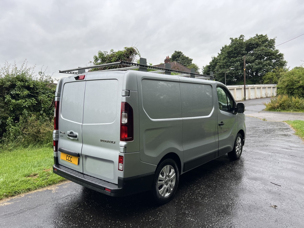 Renault Trafic 2.0 Dci Blue Sl28 Sport 130 L1h1 Grey #3