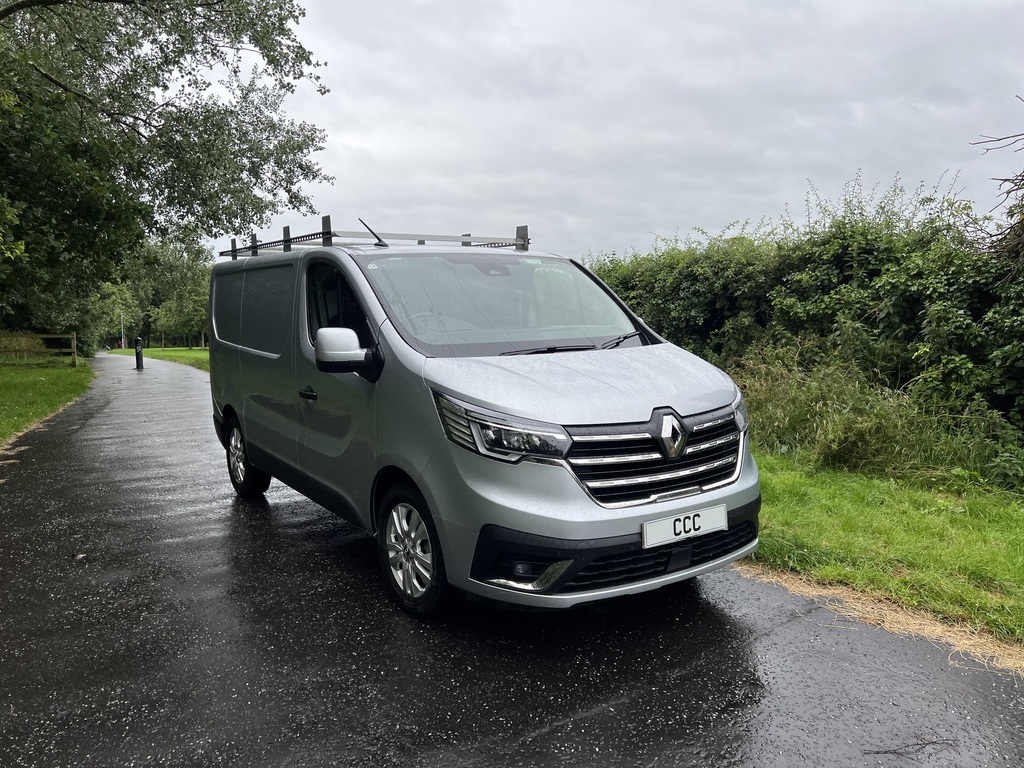 Renault Trafic 2.0 Dci Blue Sl28 Sport 130 L1h1 Grey