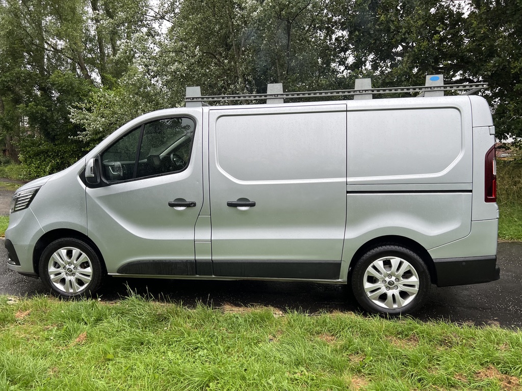 Renault Trafic 2.0 Dci Blue Sl28 Sport 130 L1h1 Grey #6