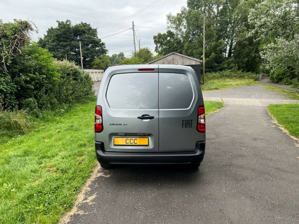 Fiat Doblo 1.5 Multijet3 1000Kg 100 Crew Cab L2 5 Seats Grey #4