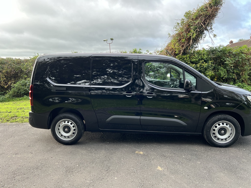Vauxhall Combo 1.5 Turbo D 2300 Pro 130 Xlwb Black #2