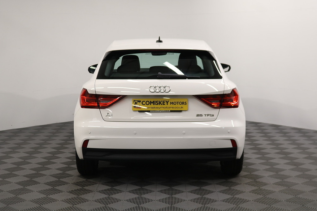 Audi A1 Tfsi Technik PXZ2284 White #5