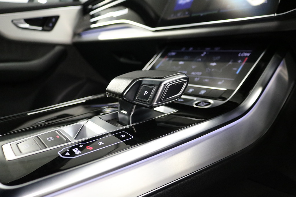 Audi Q7 3.0 Tdi V6 50 Black Edition Suv Tiptron White #26