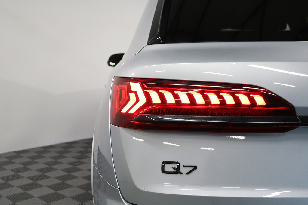 Audi Q7 3.0 Tdi V6 50 Black Edition Suv Tiptron White #10