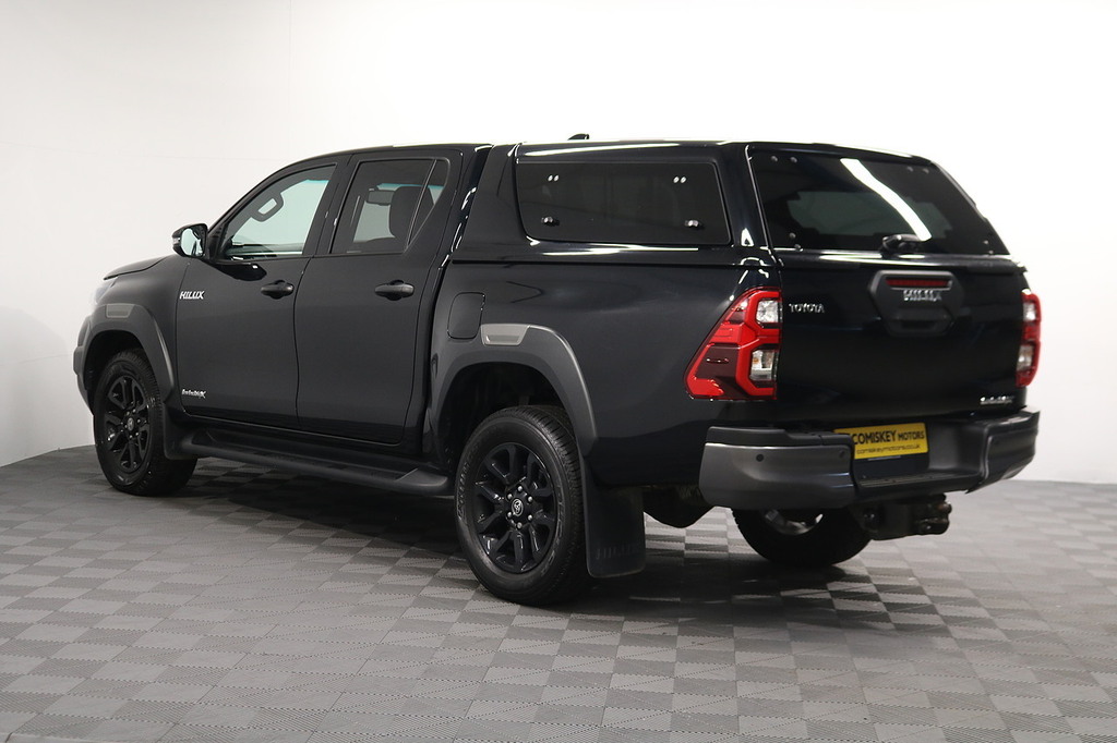 Toyota HILUX D-4d Invincible X YG22SWY Black #4