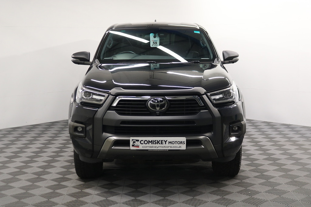 Toyota HILUX D-4d Invincible X YG22SWY Black #2