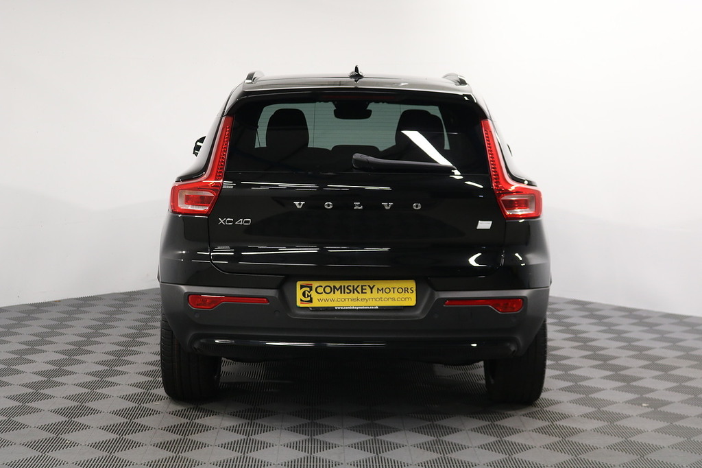 Volvo XC40 Plus Black #5