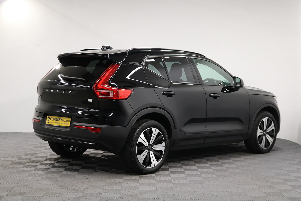Volvo XC40 Plus Black #6