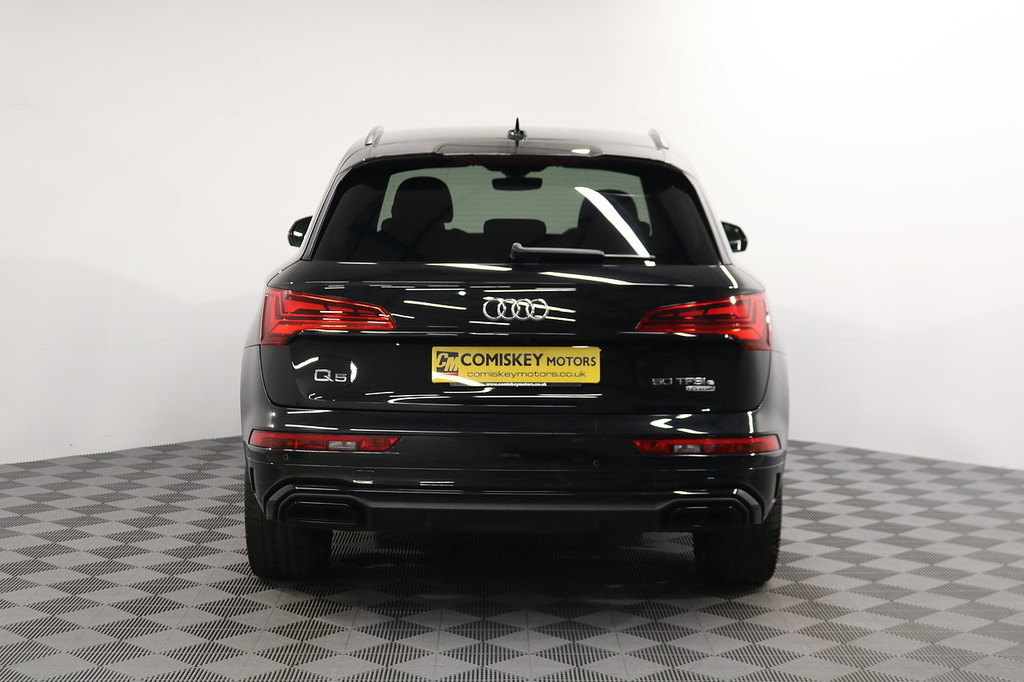 Audi Q5 Tfsie Edition 1 Black #5