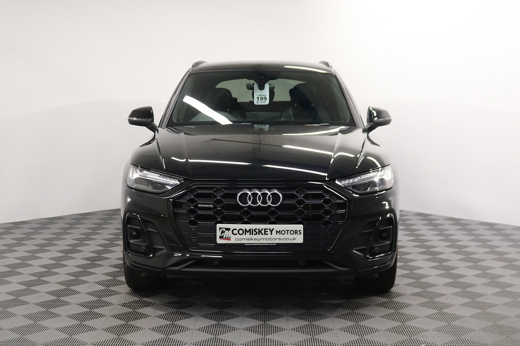 Audi Q5 Tfsie Edition 1 Black #2