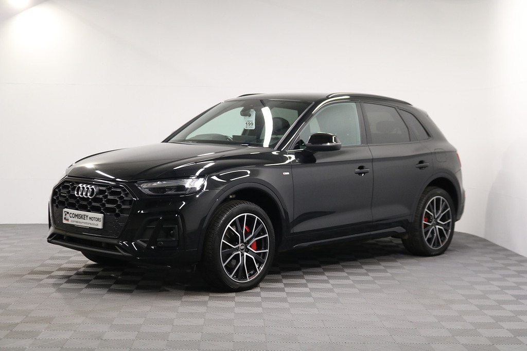 Audi Q5 Tfsie Edition 1 Black #3