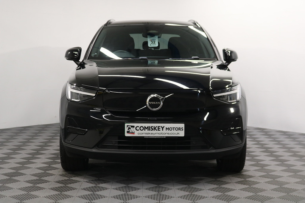 Volvo XC40 Core Black #2