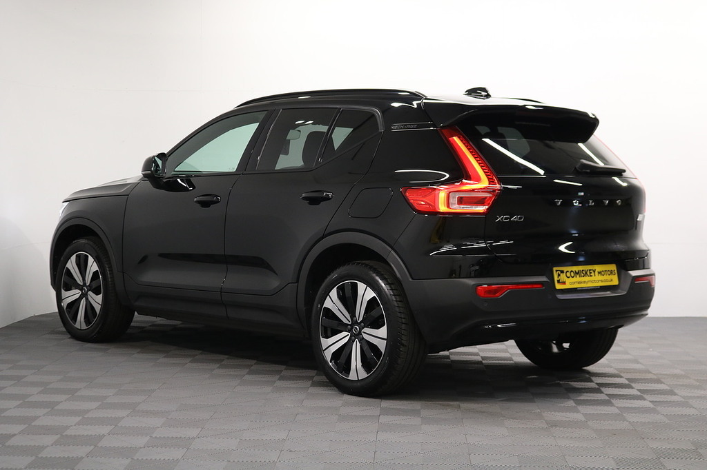 Volvo XC40 Core Black #4