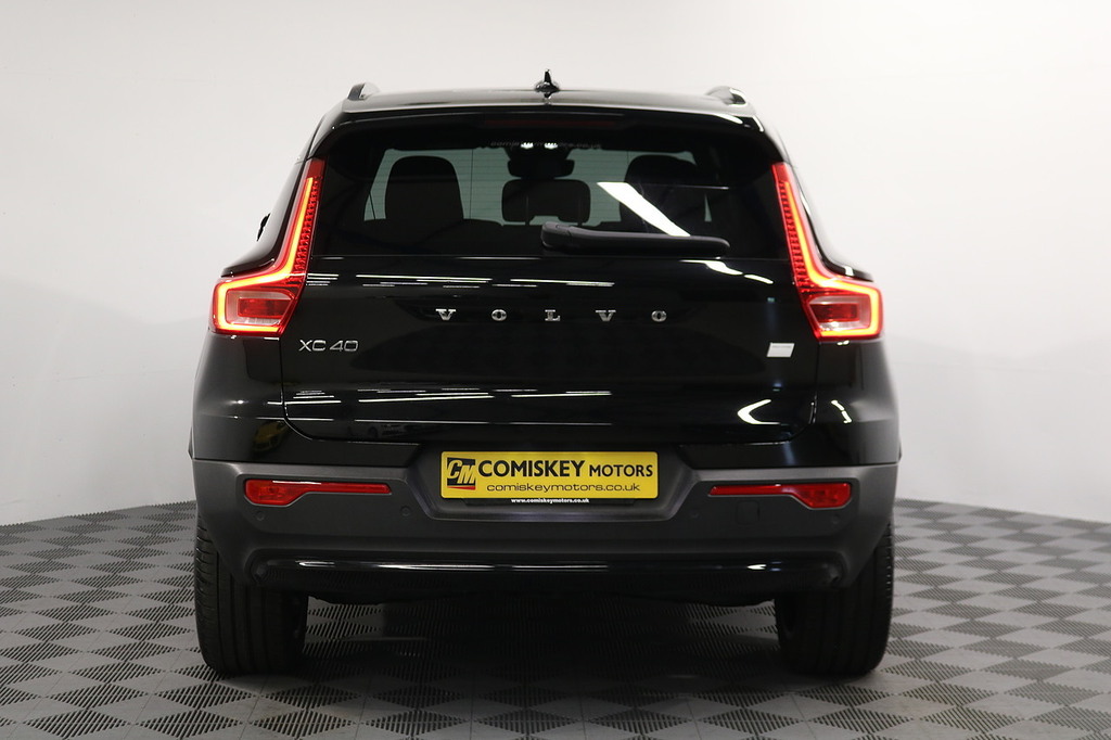 Volvo XC40 Core Black #5