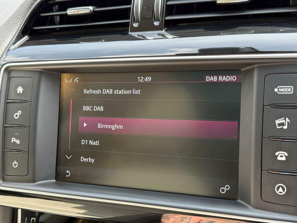 Jaguar F-Pace 2.0 R-sport 161 Bhp Black #41
