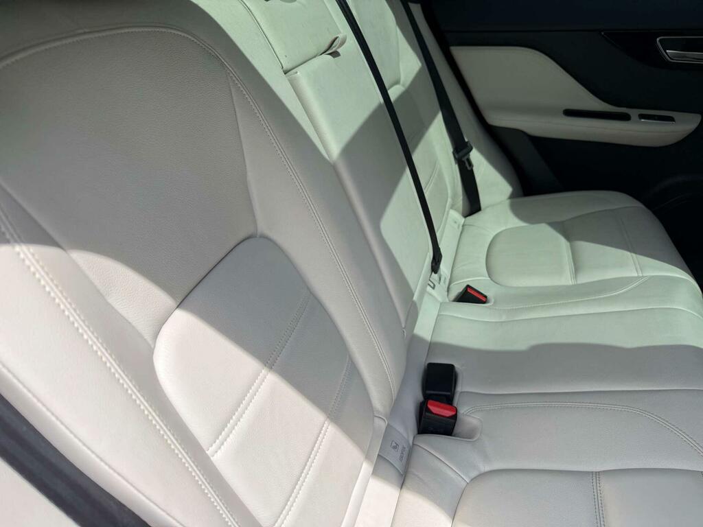 Jaguar F-Pace 2.0 R-sport 161 Bhp Black #21