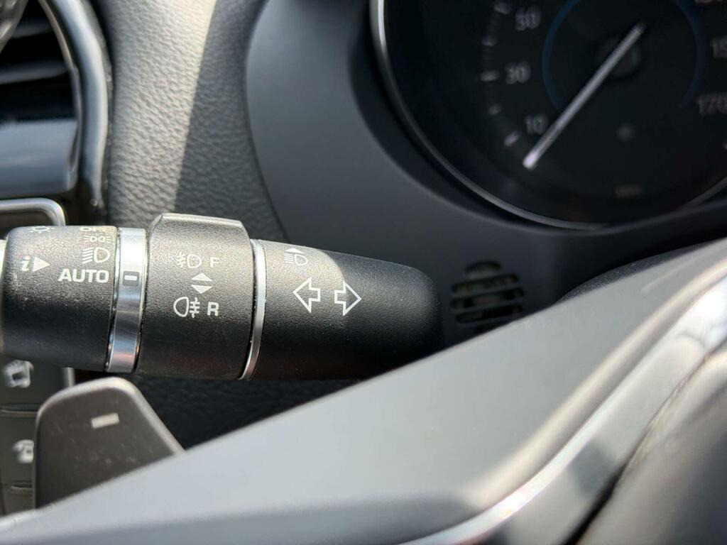 Jaguar F-Pace 2.0 R-sport 161 Bhp Black #36