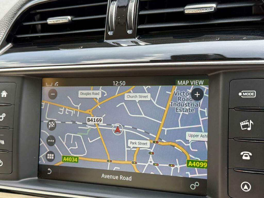 Jaguar F-Pace 2.0 R-sport 161 Bhp Black #47