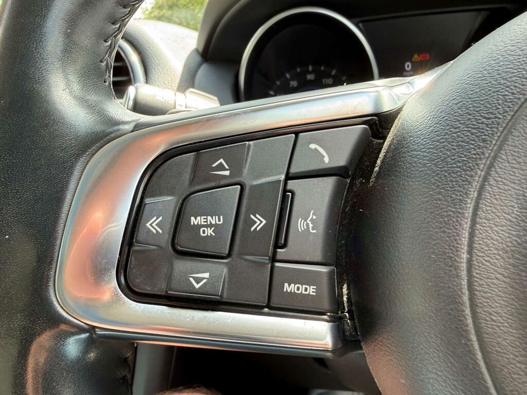 Jaguar F-Pace 2.0 R-sport 161 Bhp Black #31