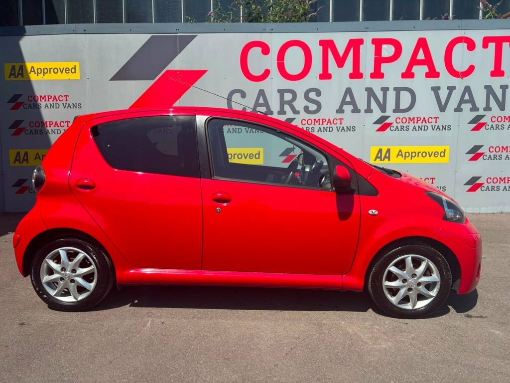 Toyota Aygo 1L Mode Red #4