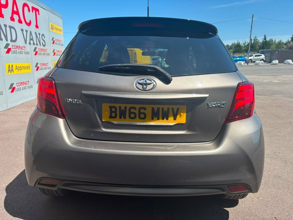 Toyota Yaris 1.3L Design Brown #5