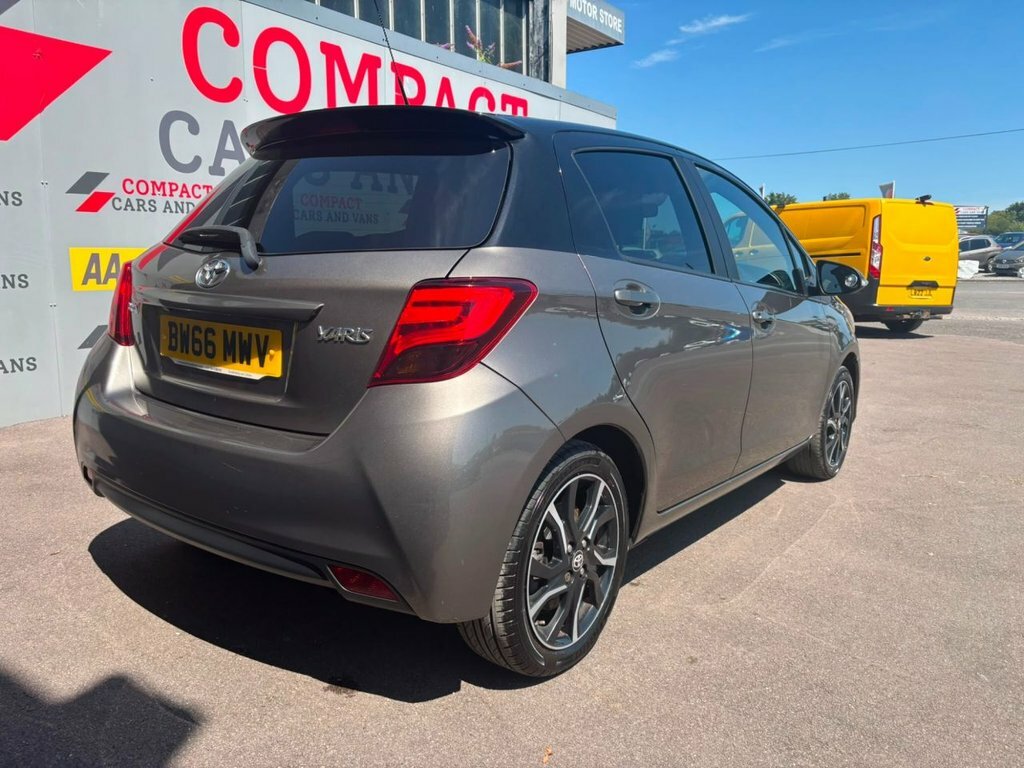 Toyota Yaris 1.3L Design Brown #6