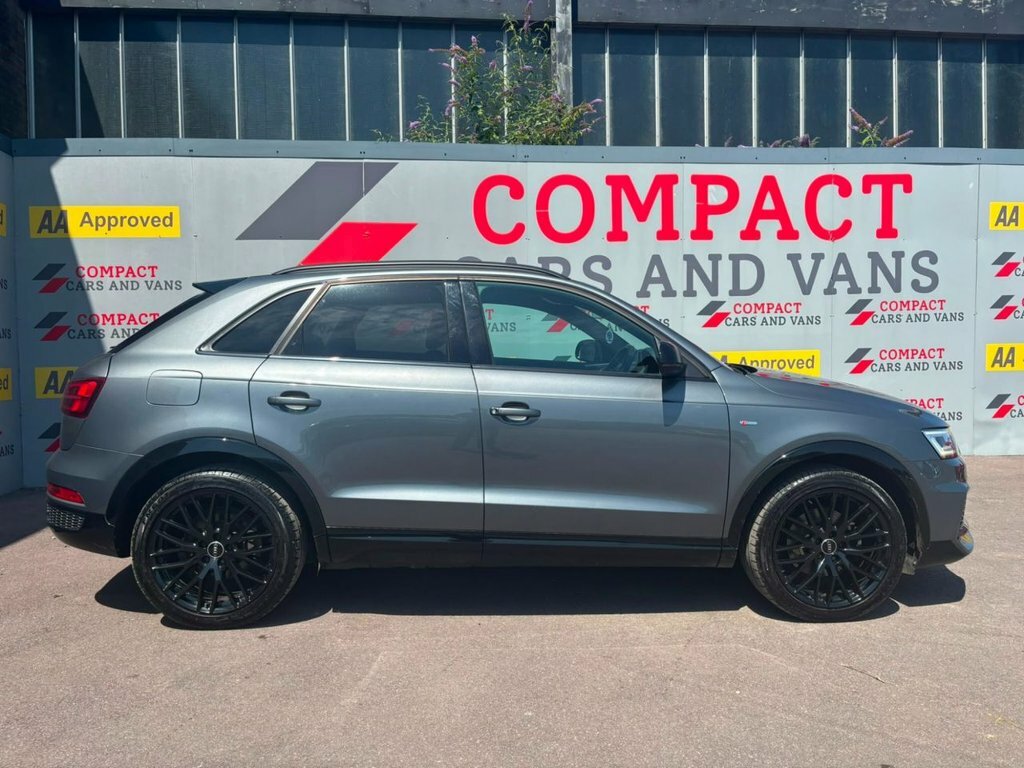 Audi Q3 2L Black Edition Grey #4