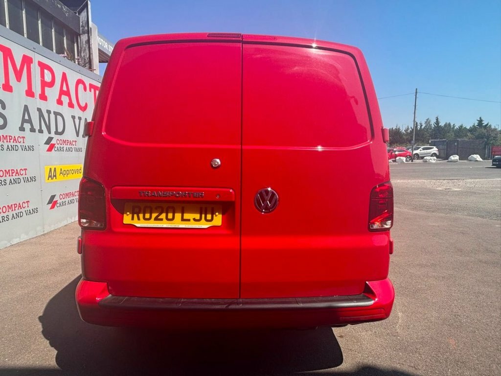 Volkswagen Transporter 2L Highline Red #6